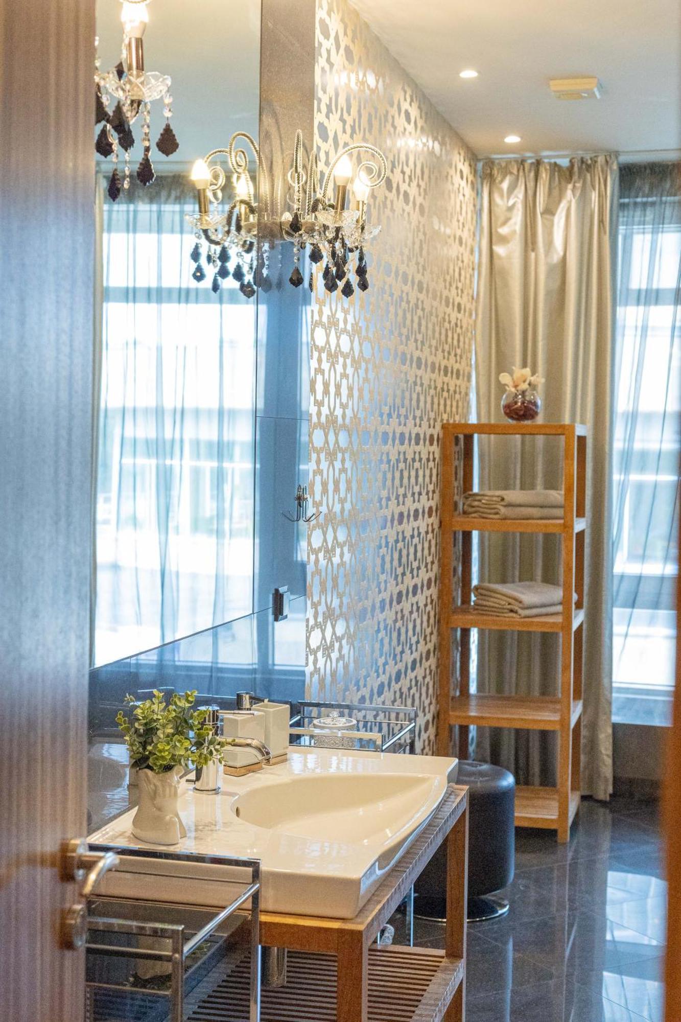Royal Suites Whith Free Parking Riga Exterior foto